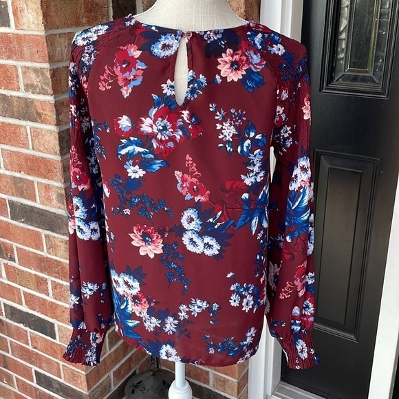 A.n.a Floral Top With Smocked Sleeves‎ - Picture 7 of 11